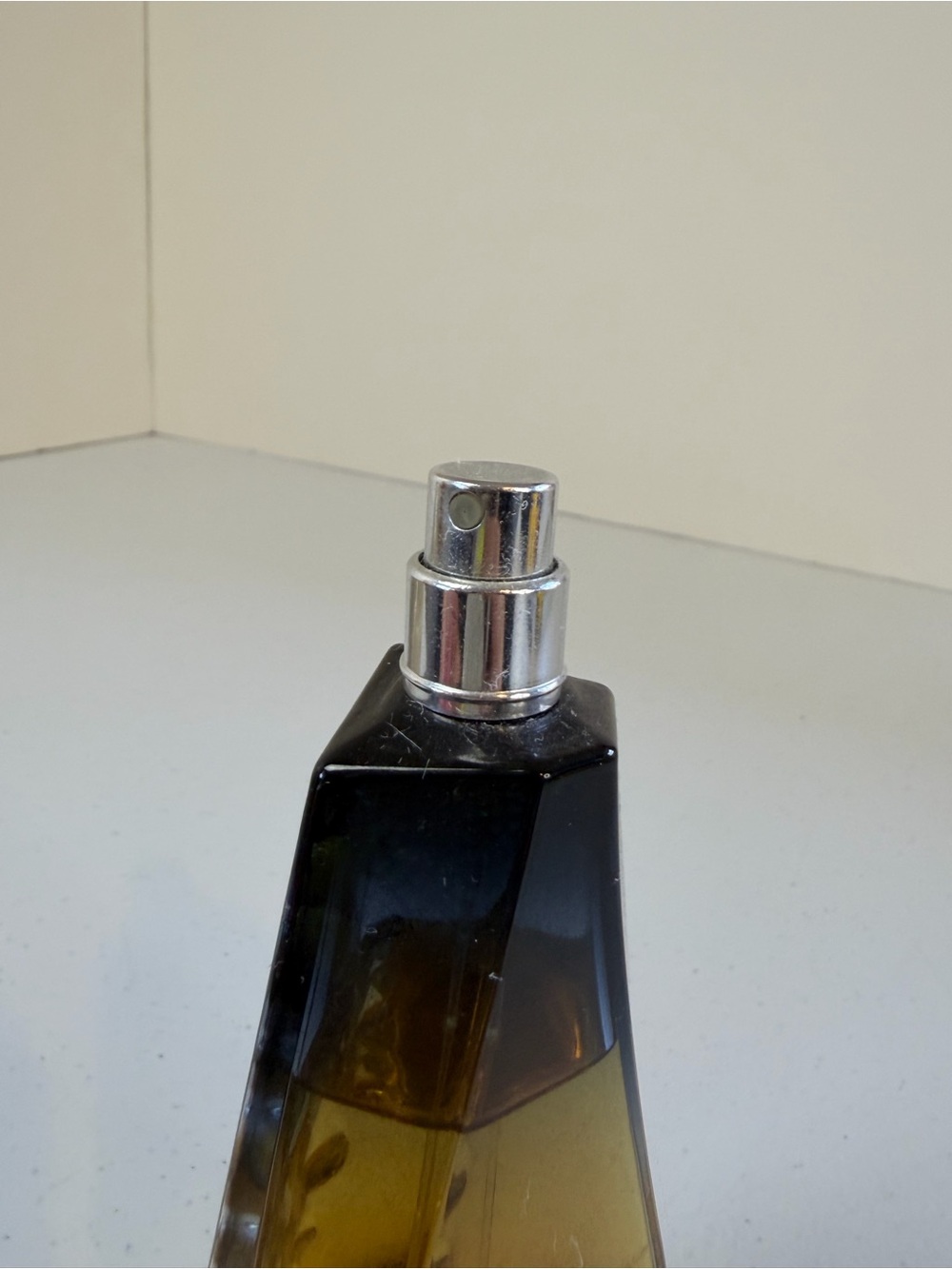 Givenchy Ange Ou Demon Eau De Parfum Spray 100ml/3.3fl oz - Picture 4 of 5